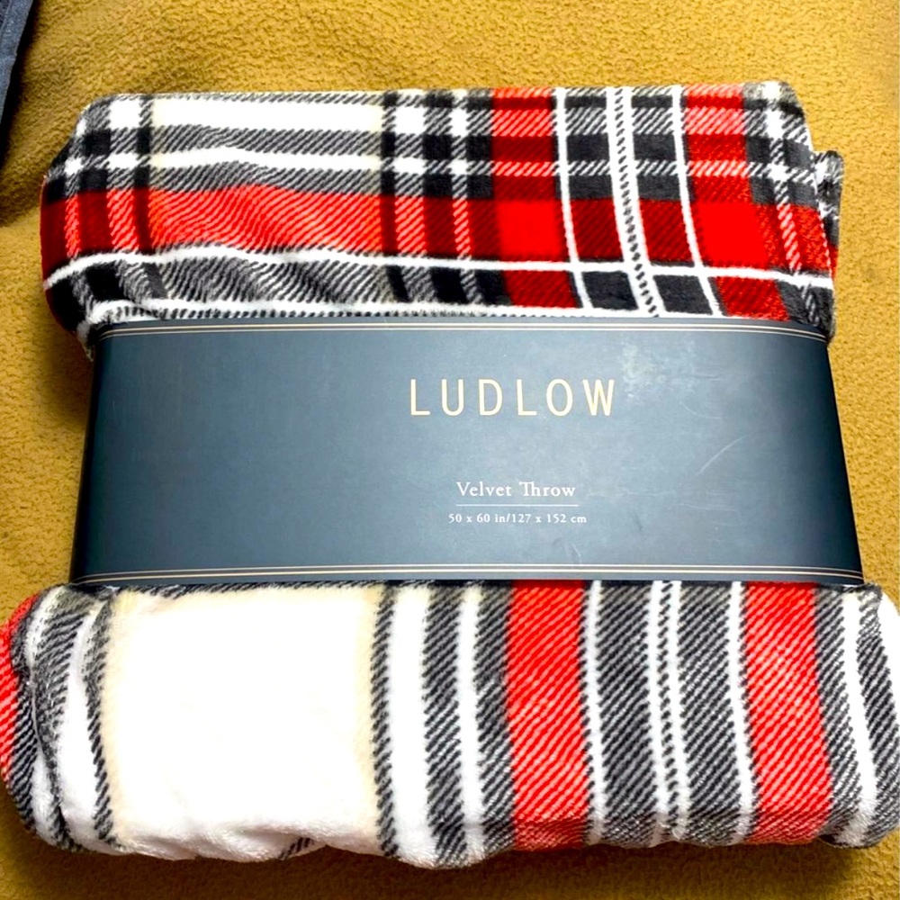 Ludlow Fireside Plaid Ultra Soft Velvet Throw. - 50” X 60”